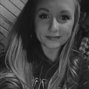 Meet your Posher, Mara